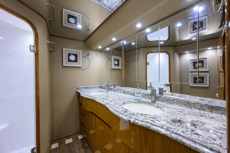 Blu Frog Yacht Photos Pics Viking 82 BLU FROG - Master Head