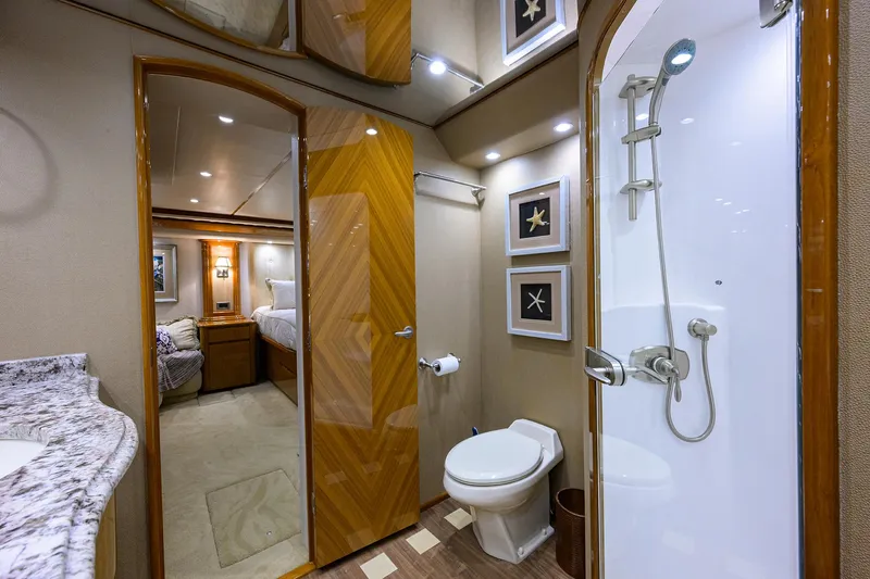 Blu Frog Yacht Photos Pics Viking 82 BLU FROG - Master Head