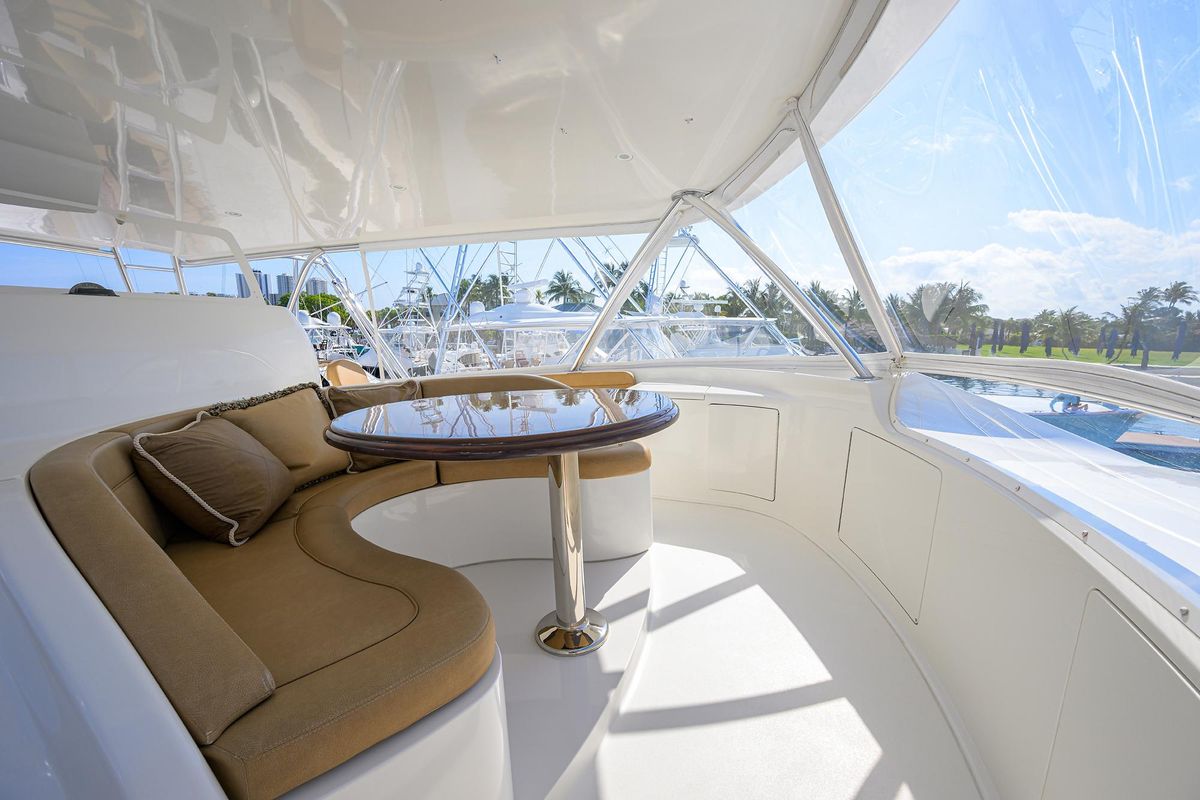 2013 Viking 82 