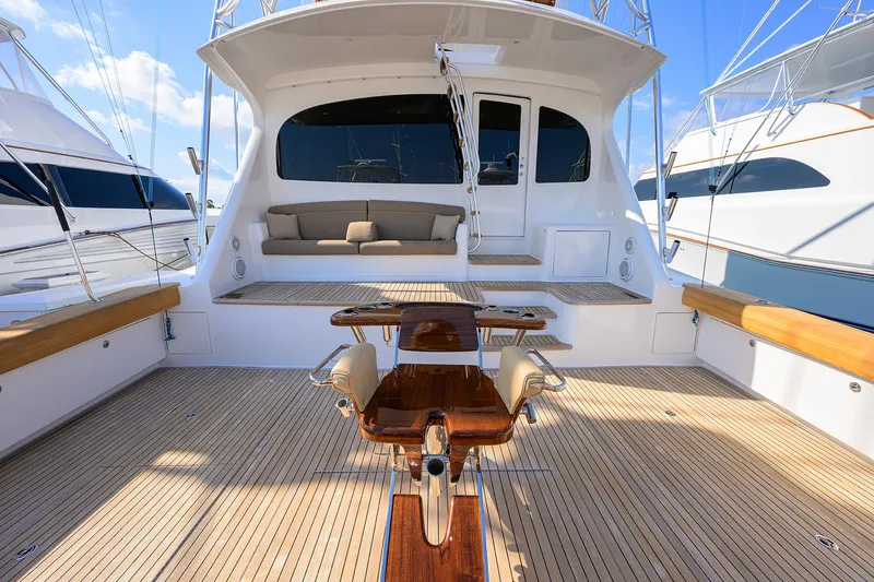 Blu Frog Yacht Photos Pics Viking 82 BLU FROG - Cockpit