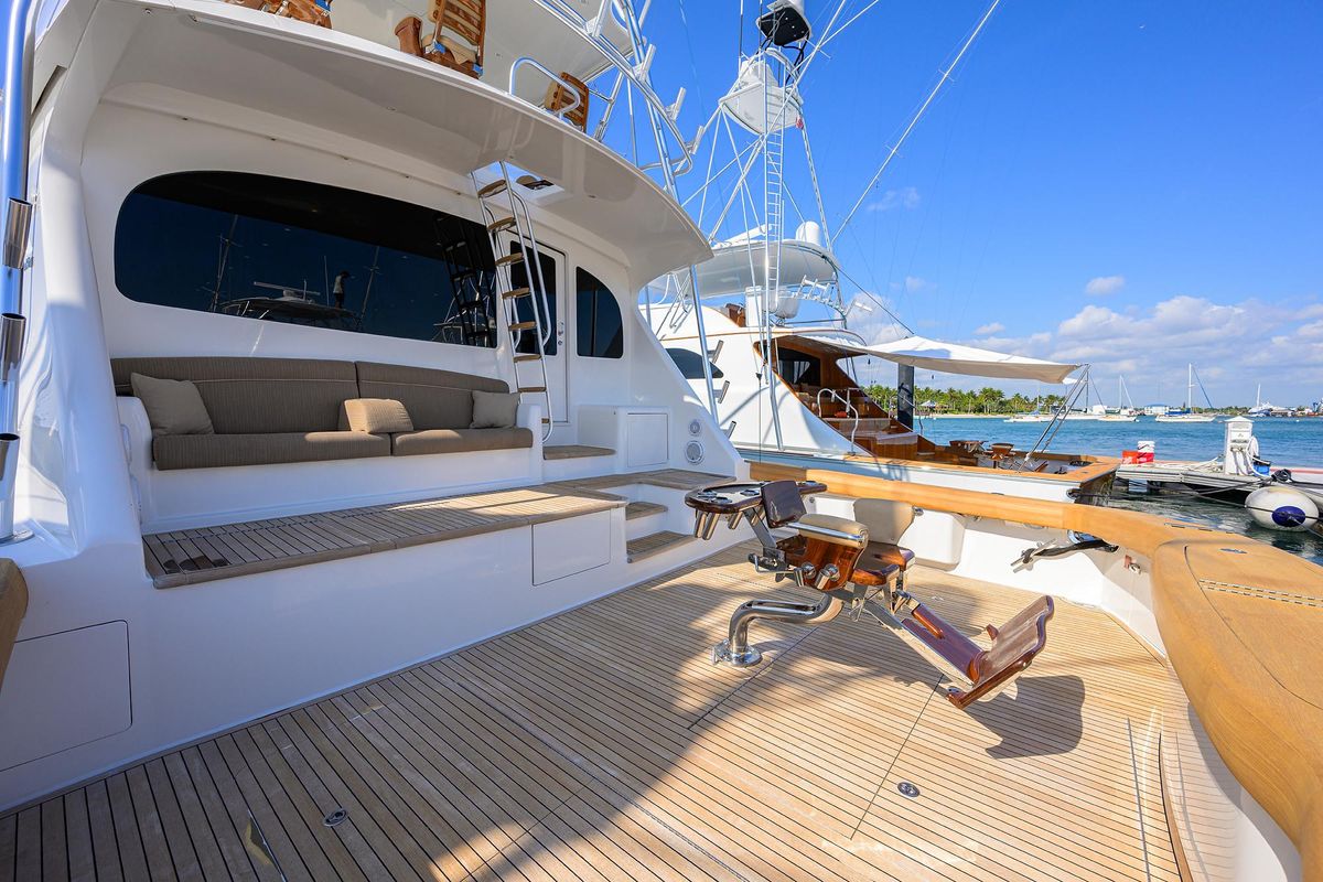 2013 Viking 82 