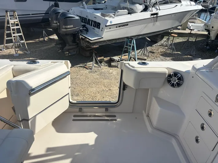  Yacht Photos Pics Interior of 2023 Grady-White Express 330 yacht.