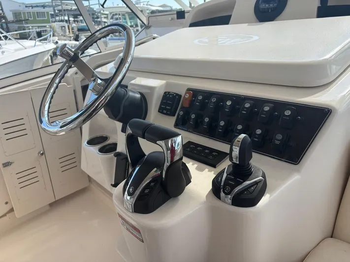  Yacht Photos Pics Control console of the 2023 Grady-White Express 330 yacht.