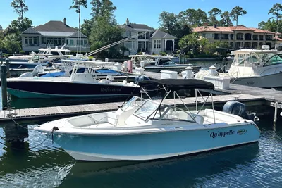 Sea Hunt Escape 235 SE