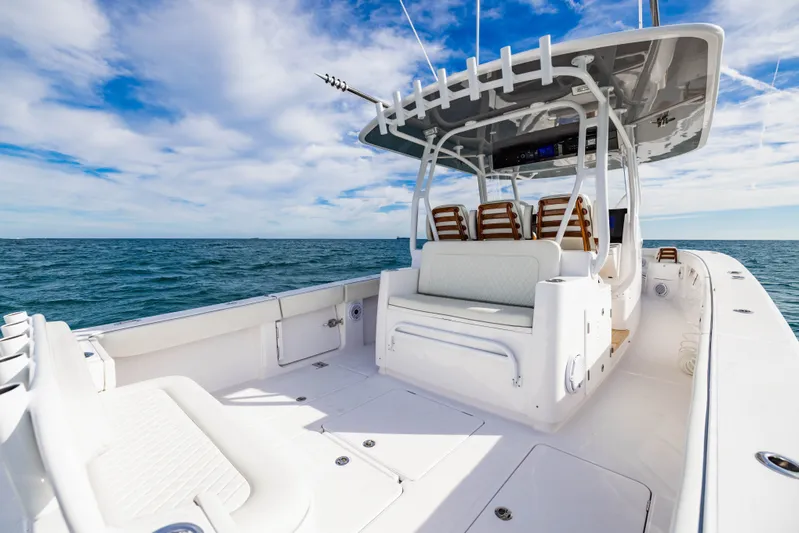  Yacht Photos Pics Jupiter 40 boat 2023 on open sea, sunny day.