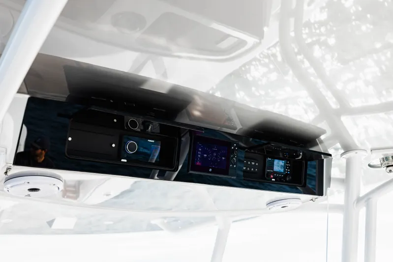  Yacht Photos Pics Jupiter 40 boat console with modern electronics, year 2023.