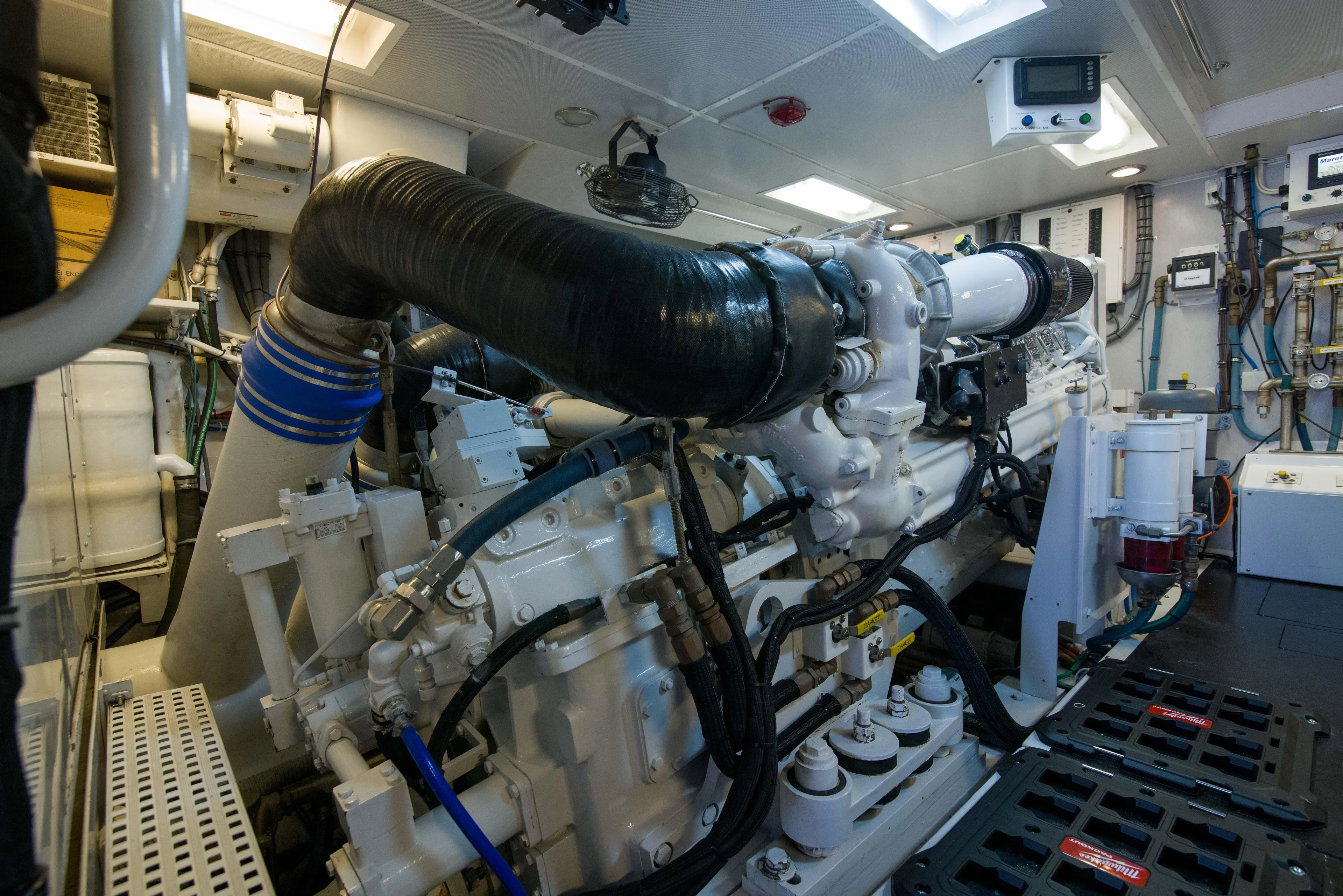 Tamara K Yacht Photos Pics Hatteras 86 TAMARA K - Engine Room