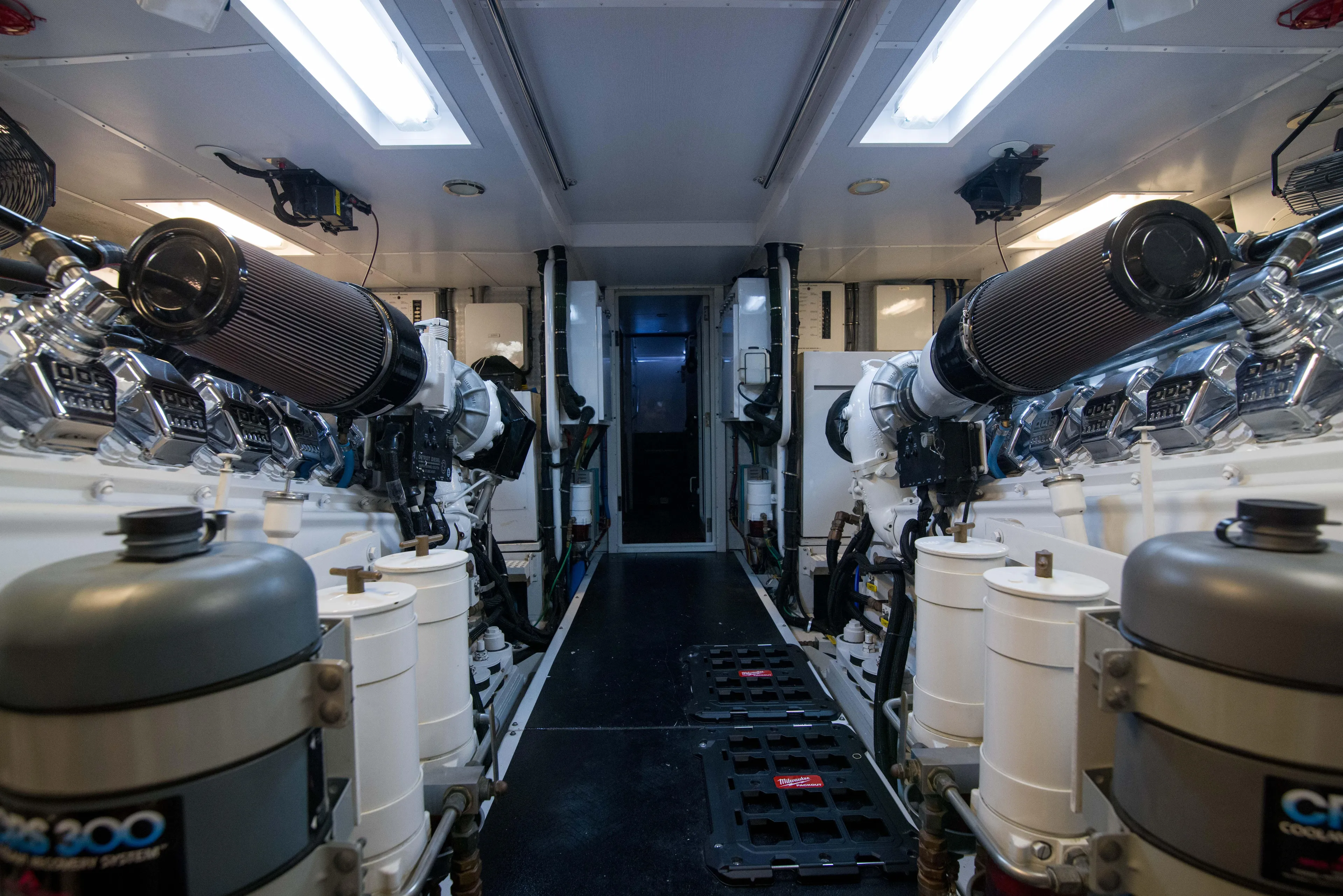 Tamara K Yacht Photos Pics Hatteras 86 TAMARA K - Engine Room