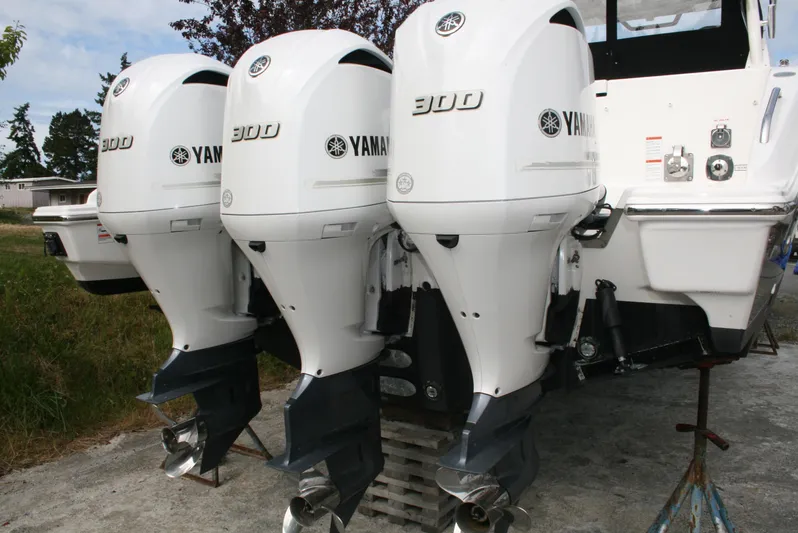Skye Boat Yacht Photos Pics Triple Yamaha 300 outboard engines on a 2020 Pursuit OS 355 Offshore boat.