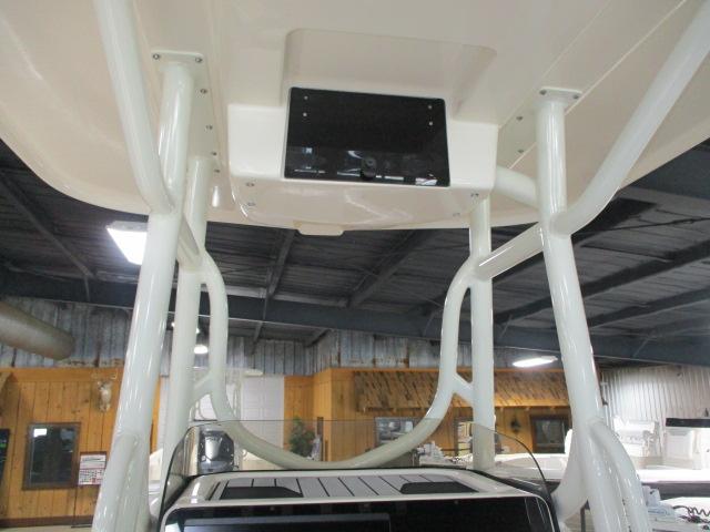 2025 Skeeter SX2550 boat interior, featuring sturdy white framework and modern design elements.