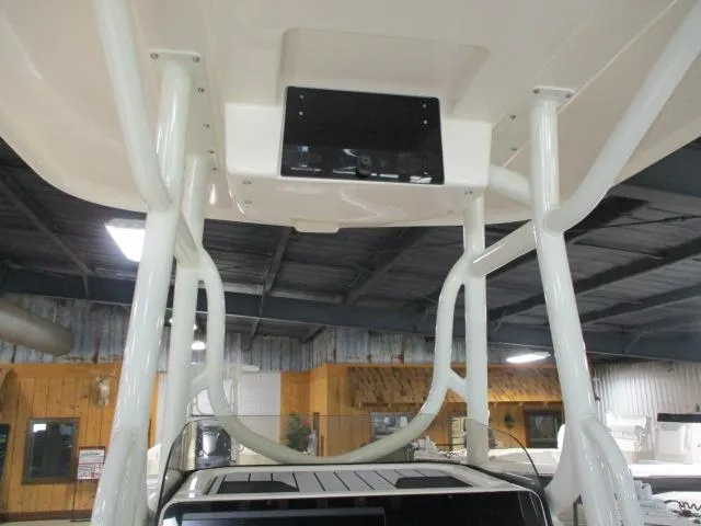 2025 Skeeter SX2550 boat interior, featuring sturdy white framework and modern design elements.
