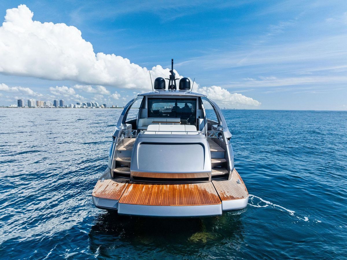 2025 Pershing 69 