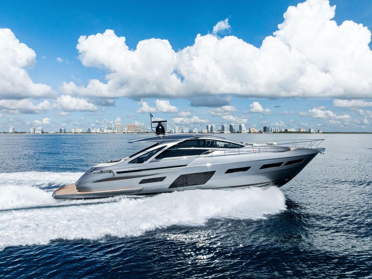 2025 Pershing 69 