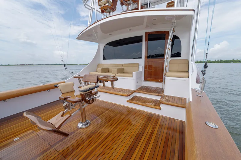 Mister Pete Yacht Photos Pics 58 C & L Mister Pete- Cockpit