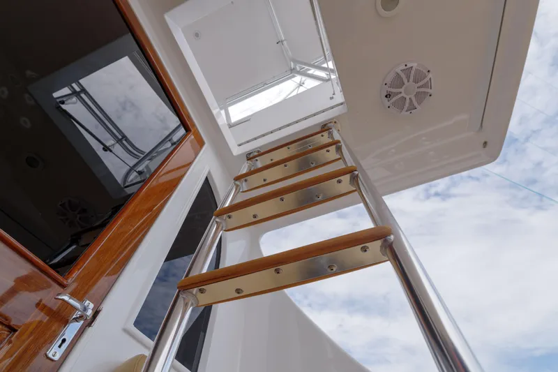 Mister Pete Yacht Photos Pics 58 C & L Mister Pete- Flybridge