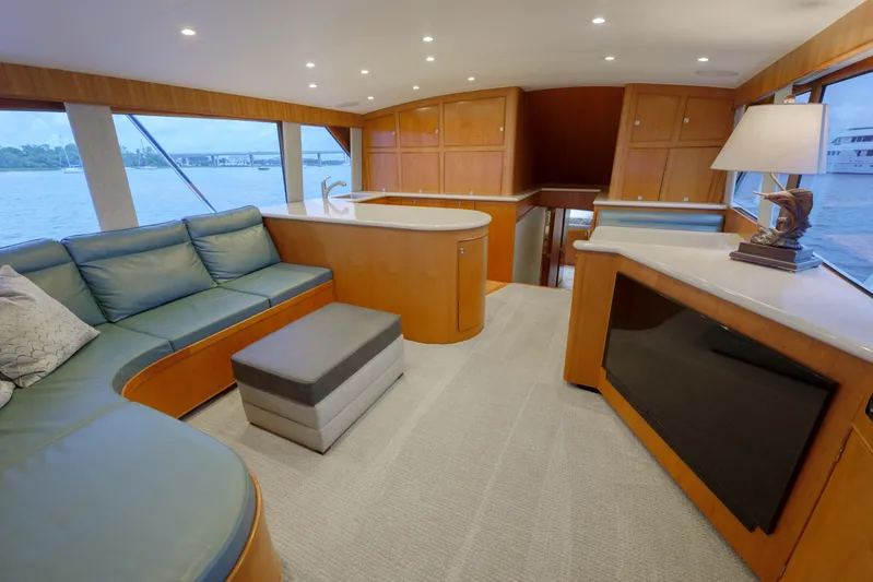 Mister Pete Yacht Photos Pics 58 C & L Mister Pete- Salon
