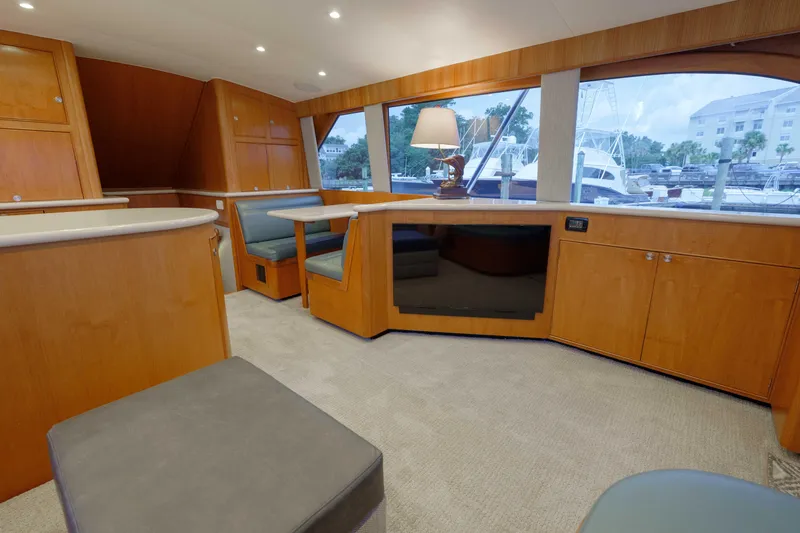 Mister Pete Yacht Photos Pics 58 C & L Mister Pete- Salon