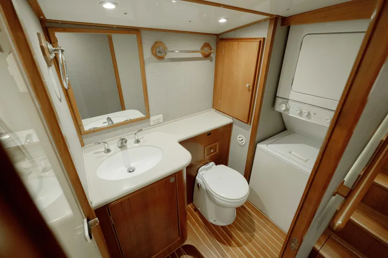 Mister Pete Yacht Photos Pics 58 C & L Mister Pete- Head