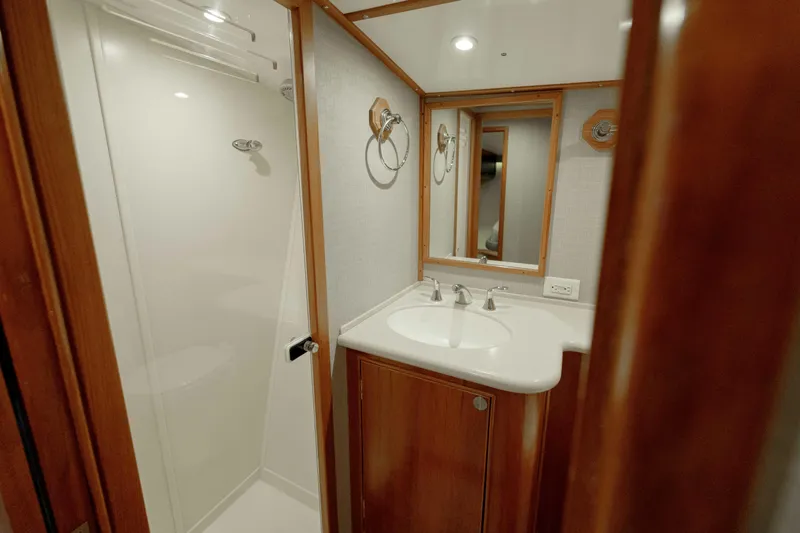 Mister Pete Yacht Photos Pics 58 C & L Mister Pete- Head