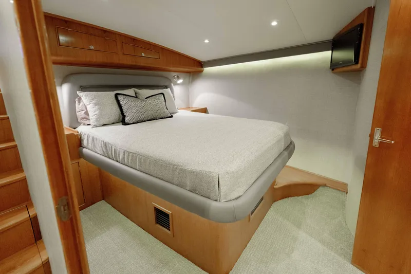 Mister Pete Yacht Photos Pics 58 C & L Mister Pete- Cabin