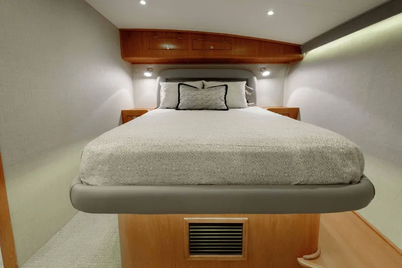 Mister Pete Yacht Photos Pics 58 C & L Mister Pete- Cabin