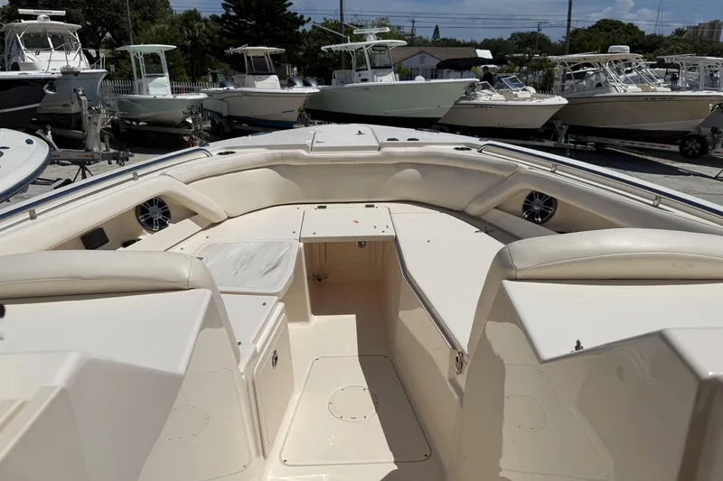 335-714 Used Yacht Photos Pics 2021 Grady-White Freedom 335 boat interior with spacious seating and modern design.
