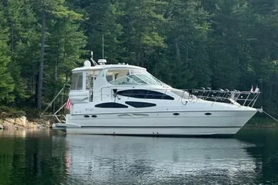 Cruisers 405 Express Motoryacht