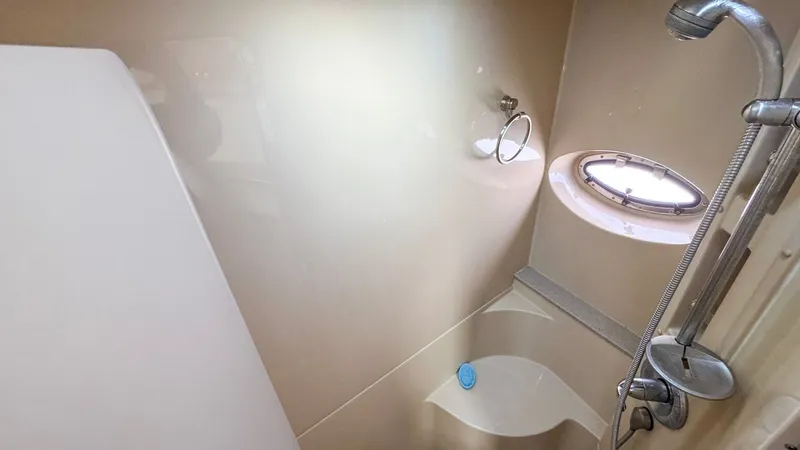 Unsubscribed Yacht Photos Pics Forward VIP Ensuite Head