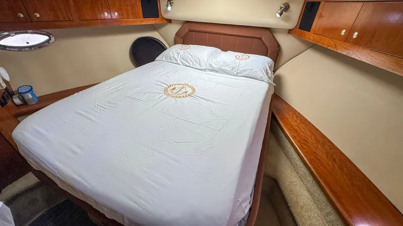 Unsubscribed Yacht Photos Pics Forward VIP Stateroom