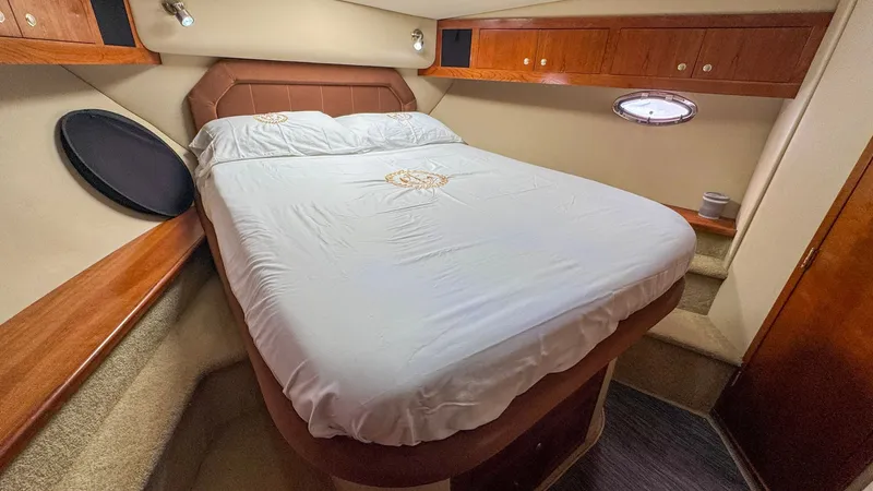 Unsubscribed Yacht Photos Pics Forward VIP Stateroom