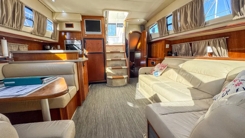 Unsubscribed Yacht Photos Pics Salon facing aft