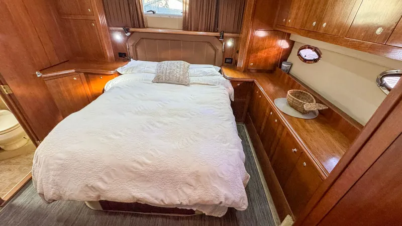 Unsubscribed Yacht Photos Pics Aft Primary Stateroom