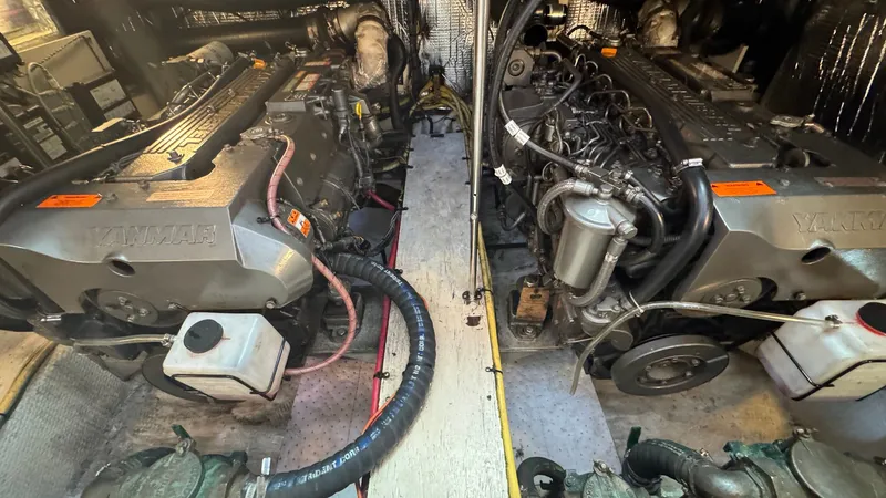 Unsubscribed Yacht Photos Pics Engine Room