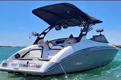 Yamaha Boats 242 Limited SE