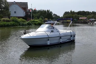 2006 B2 Marine CAP FERRET 552 CABIN CRUISER