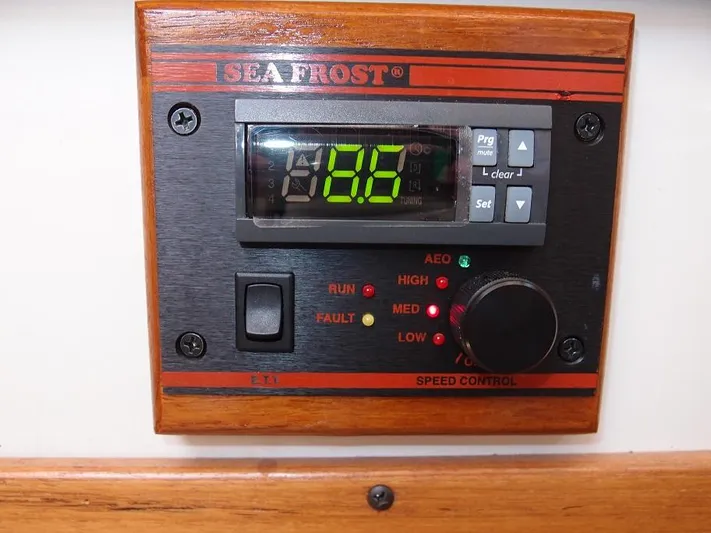 Foray Yacht Photos Pics 