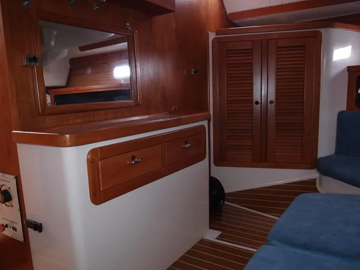 Foray Yacht Photos Pics 