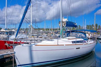 Beneteau Oceanis 37