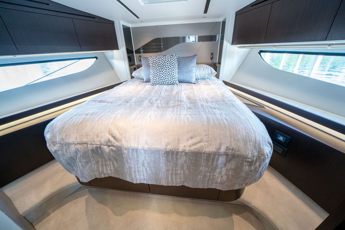 2022 Sunseeker 60 