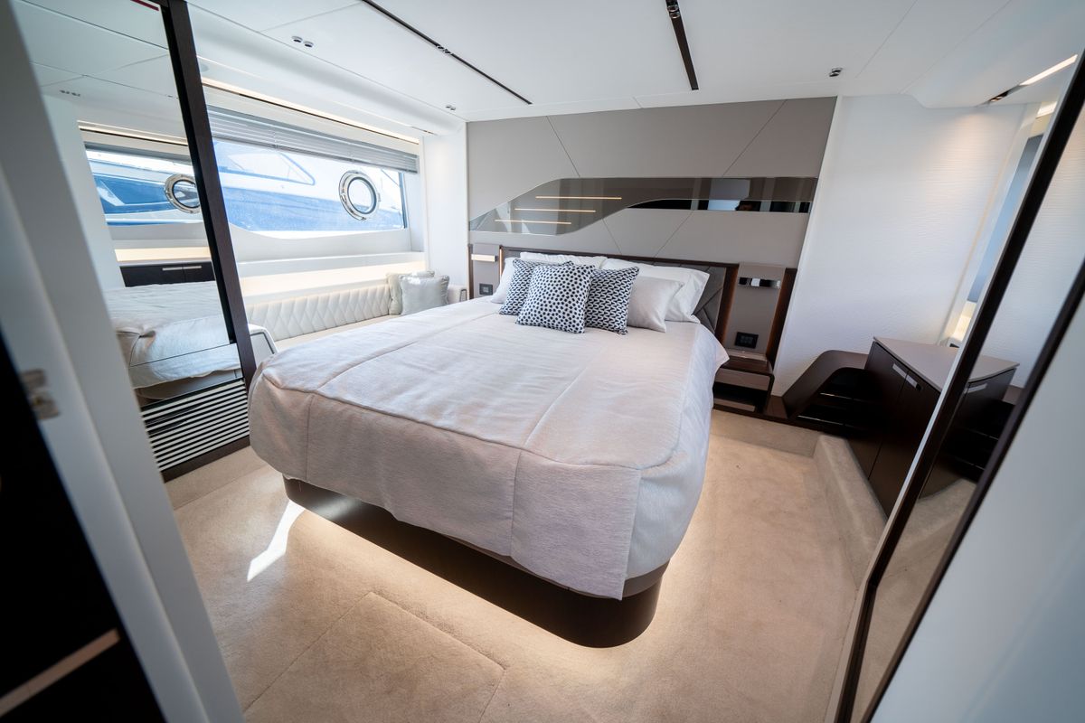 2022 Sunseeker 60 