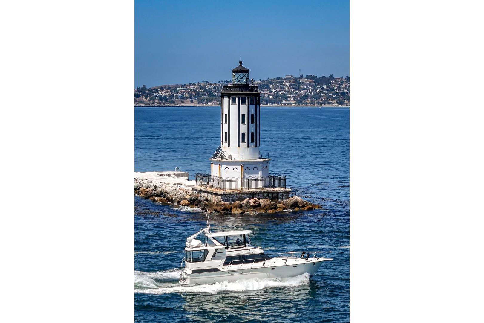 Vantare 46' Aft Cabin Wide Body MY