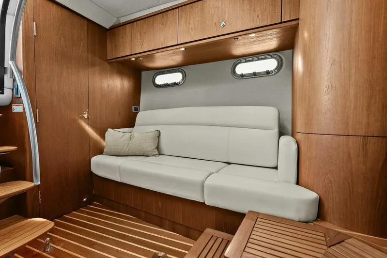 Fridge Benefits Yacht Photos Pics 2008 Tiara Yachts 3500 Sovran "Fridge Benefit"