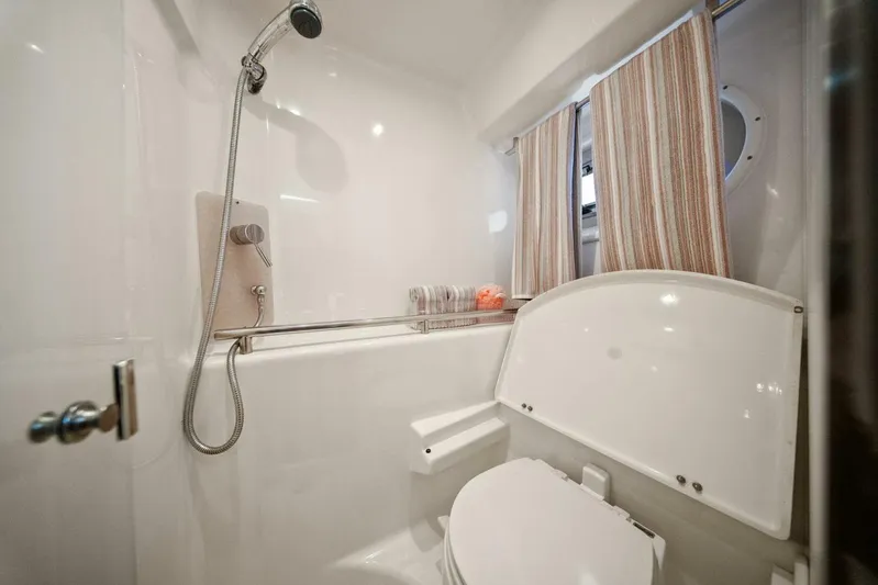 Fridge Benefits Yacht Photos Pics 2008 Tiara Yachts 3500 Sovran "Fridge Benefit"