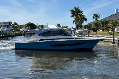 2021 Riviera 395 SUV