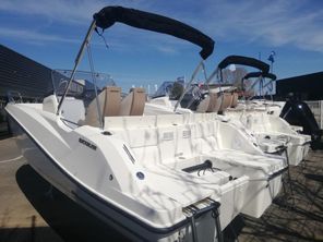 2022 Quicksilver Activ 675 Open