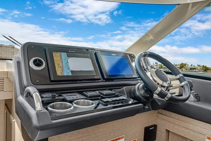 Lucky One Yacht Photos Pics Helm