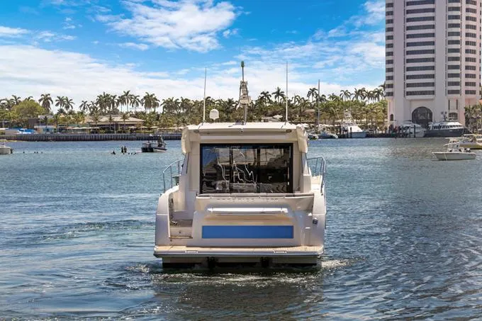 Lucky One Yacht Photos Pics Stern