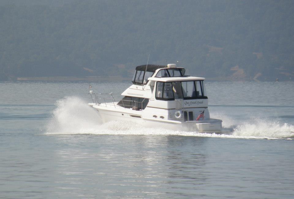 2000 Carver 404 Cockpit Motor Yacht