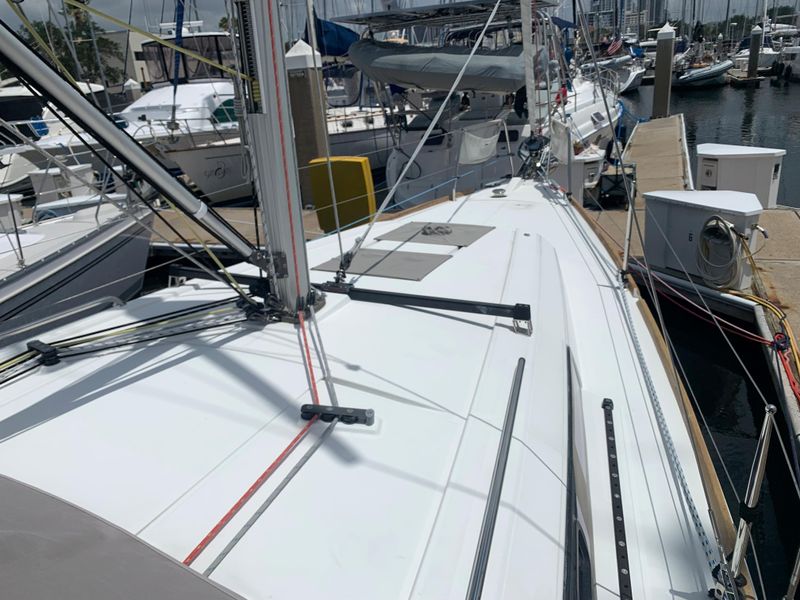 2018 Beneteau Oceanis 35.1 w/Generator