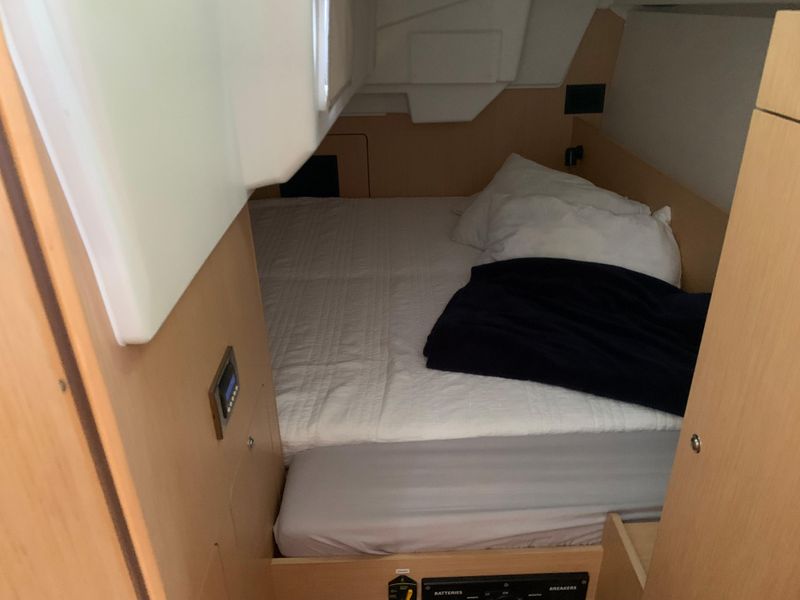 2018 Beneteau Oceanis 35.1 w/Generator